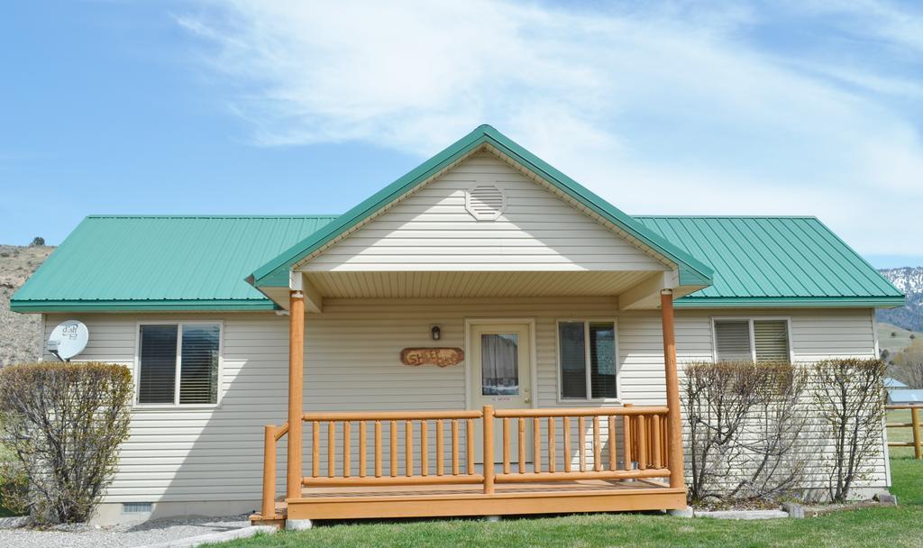 Sleepy J Cabins Swan Valley Room photo
